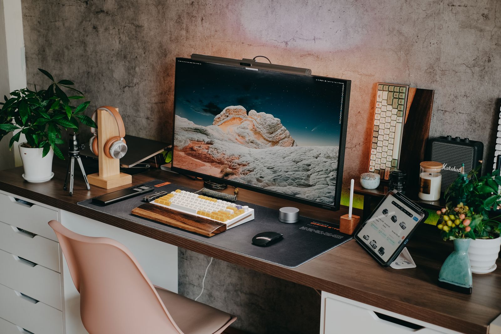 Neatly managed desk cables